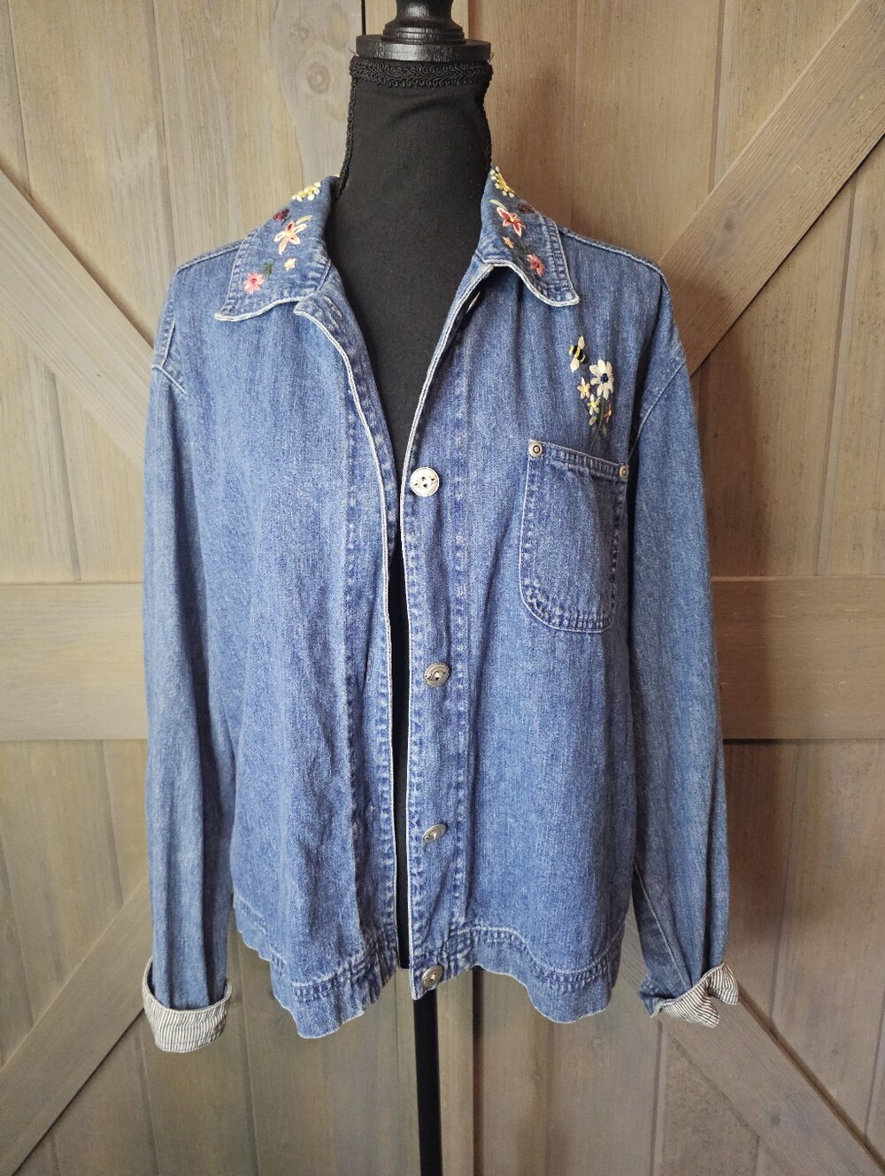 Vintage Christopher & Banks Bee Embroidered Denim Jean Shirt sz Large